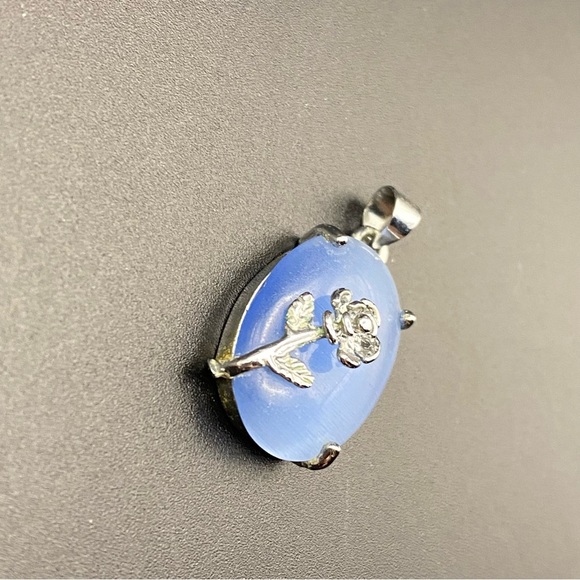 Silver tone Opalite Flower Pendant - Picture 2 of 6